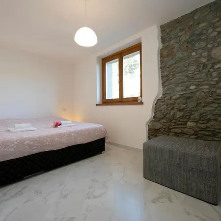 Appartamento Vignola Sleeps 8 *