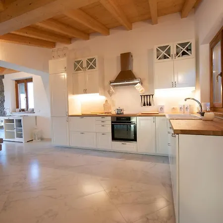Vignola Sleeps 8 公寓 Cremia
