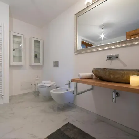 Vignola Sleeps 8 * Cremia