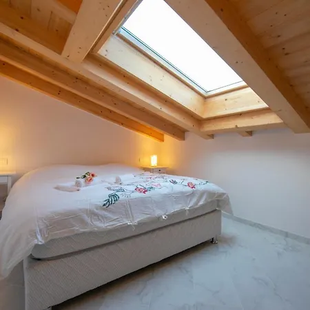 Vignola Sleeps 8 * Cremia